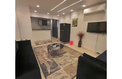 Apartment - 2 Bedrooms - 1 Bathroom for rent in Mohamed Tawfik Wahba St. - 6th Zone - Nasr City - Cairo