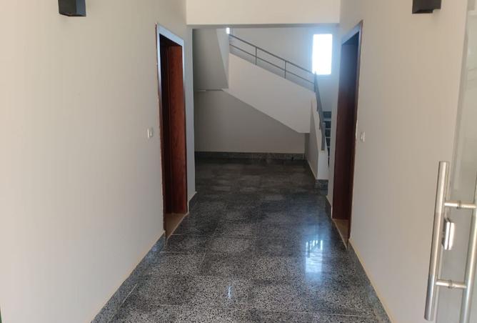 8049450 - Property Image 3
