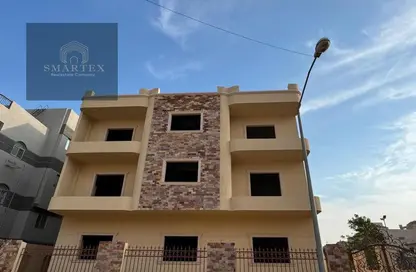 شقة - 3 غرف نوم - 2 حمامات للبيع في المجاورة ب - الحي الثاني غرب - مدينة الشروق - القاهرة