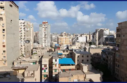 شقة - 3 غرف نوم - 3 حمامات للبيع في شارع عبد السلام عارف - جليم - حي شرق - الاسكندرية