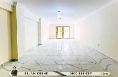 Apartment - 3 Bedrooms - 2 Bathrooms for rent in Al Horreya Road - Saba Basha - Hay Sharq - Alexandria