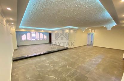 Apartment - 3 Bedrooms - 2 Bathrooms for sale in Zahran Roshdy St. - Glim - Hay Sharq - Alexandria