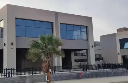 محل - استوديو - 1 حمام للايجار في فيلدج جيت - المستثمرين الجنوبية - مدينة القاهرة الجديدة - القاهرة