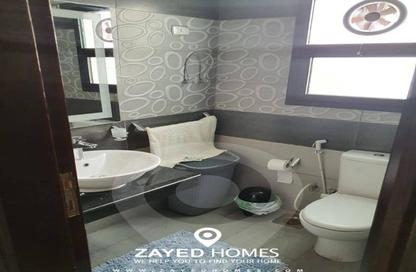 شقة - 3 غرف نوم - 3 حمامات للايجار في ذا كورت ياردز - كمبوندات الشيخ زايد - الشيخ زايد - الجيزة