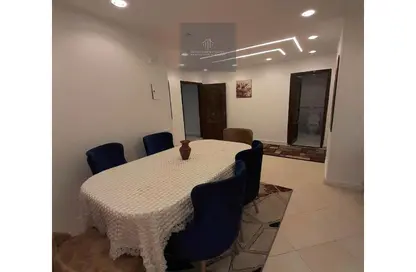 Apartment - 2 Bedrooms - 1 Bathroom for rent in Mohamed Tawfik Wahba St. - 6th Zone - Nasr City - Cairo