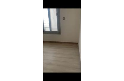 شقة - 2 غرف نوم - 2 حمامات للبيع في فيلدج جيت - المستثمرين الجنوبية - مدينة القاهرة الجديدة - القاهرة