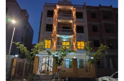 بناية كاملة - 8 غرف نوم - 8 حمامات للبيع في الحي السادس - مدينة بدر - القاهرة