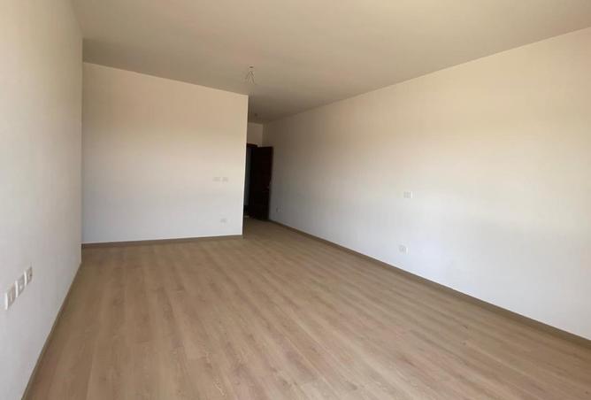 8380027 - Property Image 3