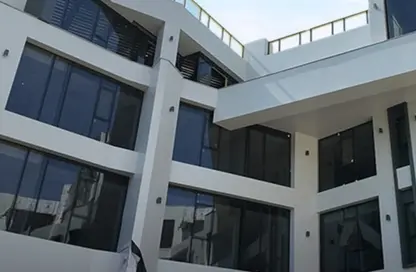 Clinic - Studio - 2 Bathrooms for sale in Central Avenue - 2nd District - Sheikh Zayed City - Giza