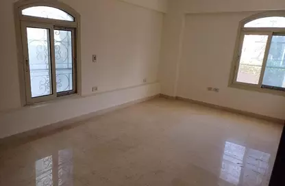 Apartment - 4 Bedrooms - 2 Bathrooms for sale in Area G - Ganoob El Acadimia - New Cairo City - Cairo