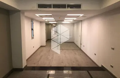 مساحات مكتبية - استوديو - 2 حمامات للايجار في شارع ال ٩٠ الجنوبي - شارع التسعين الجنوبي - التجمع الخامس - مدينة القاهرة الجديدة - القاهرة