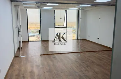 مساحات مكتبية - استوديو للايجار في مول هايد بارك بيزنس - شارع التسعين الجنوبي - التجمع الخامس - مدينة القاهرة الجديدة - القاهرة