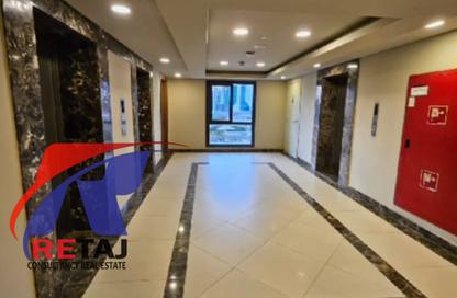 شقة - 3 غرف نوم - 2 حمامات للايجار في مون ريزيدنس - فيفث سكوير - التجمع الخامس - مدينة القاهرة الجديدة - القاهرة
