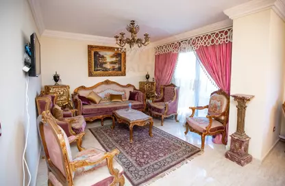 شقة - 3 غرف نوم - 2 حمامات للايجار في شارع الملك حفني - العصافرة - حي ثان المنتزة - الاسكندرية