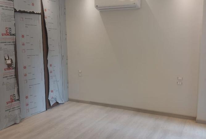8010381 - Property Image 2