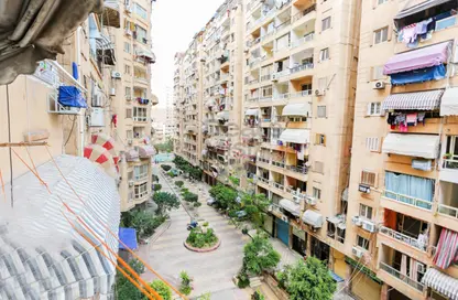 شقة - 2 غرف نوم - 2 حمامات للبيع في زيزينيا - حي شرق - الاسكندرية