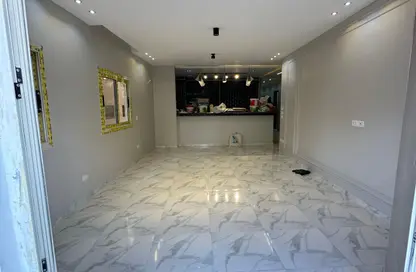 Apartment - 3 Bedrooms - 3 Bathrooms for sale in South Lotus - El Lotus - New Cairo City - Cairo