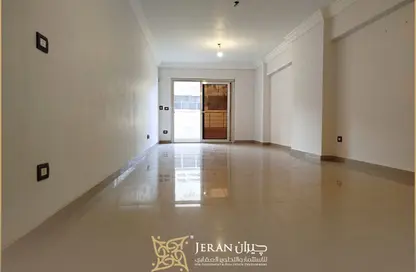 شقة - 3 غرف نوم - 2 حمامات للبيع في لوران - حي شرق - الاسكندرية