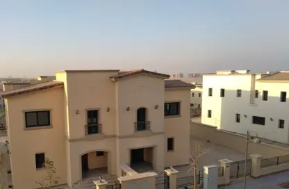 Twin House - 3 Bedrooms - 3 Bathrooms for rent in Levana - Uptown Cairo - Mokattam - Cairo