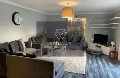 شقة - 2 غرف نوم - 3 حمامات للايجار في شارع محمد مرعشلي - الزمالك - القاهرة