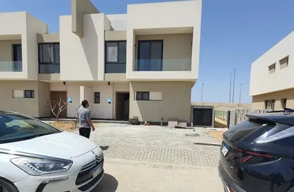 منزل مزدوج - 5 غرف نوم - 5 حمامات للبيع في كمبوند البروج - كمبوندات الشروق - مدينة الشروق - القاهرة