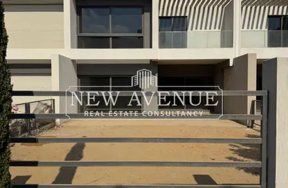 Townhouse - 4 Bedrooms - 3 Bathrooms for sale in Villa Square - Fifth Square - The 5th Settlement - New Cairo City - Cairo