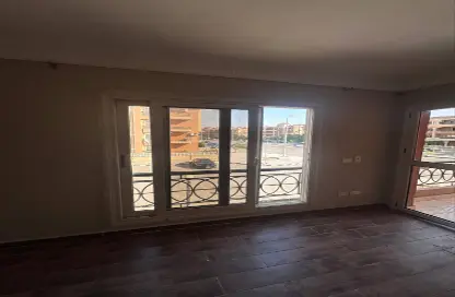 Apartment - 3 Bedrooms - 2 Bathrooms for sale in Al Khamayel city - Sheikh Zayed Compounds - Sheikh Zayed City - Giza