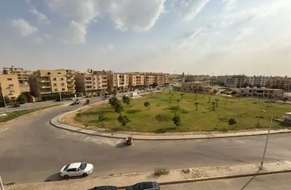 شقة - 3 غرف نوم - 2 حمامات للبيع في المجاورة الثانية - المنطقة الثالثة - مدينة الشروق - القاهرة