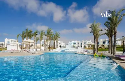 Chalet - 2 Bedrooms - 2 Bathrooms for sale in Mountain View - Ras Al Hekma - North Coast