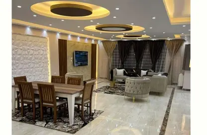 شقة - 4 غرف نوم - 3 حمامات للايجار في شارع محي الدين أبو العز - المهندسين - الجيزة