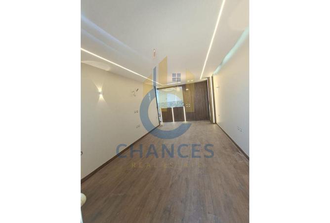 Apartment - 2 Bedrooms - 2 Bathrooms for sale in Tijan - Zahraa El Maadi - Hay El Maadi - Cairo