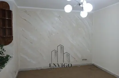 Apartment - 4 Bedrooms - 1 Bathroom for sale in Ahmed Abou Al Ela St. - 8th Zone - Nasr City - Cairo