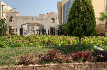 Apartment - 3 Bedrooms - 2 Bathrooms for sale in Zizinia St. - South Investors Area - New Cairo City - Cairo