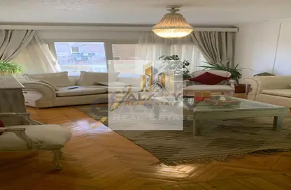 شقة - 2 غرف نوم - 2 حمامات للايجار في شارع احمد حشمت - الزمالك - القاهرة