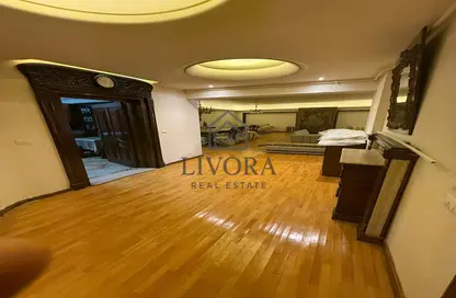 Apartment - 3 Bedrooms - 3 Bathrooms for rent in Kafr Abdo St. - Kafr Abdo - Roushdy - Hay Sharq - Alexandria