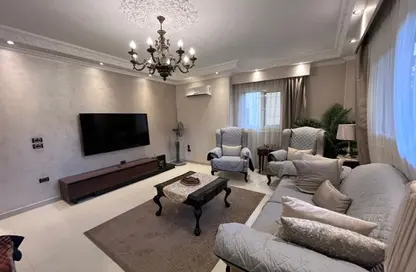 شقة - 3 غرف نوم - 2 حمامات للبيع في المستثمر الصغير - الحي العاشر - الشيخ زايد - الجيزة شقة - 3 غرف نوم - 2 حمامات للبيع في المستثمر الصغير - الحي العاشر - الشيخ زايد - الجيزة