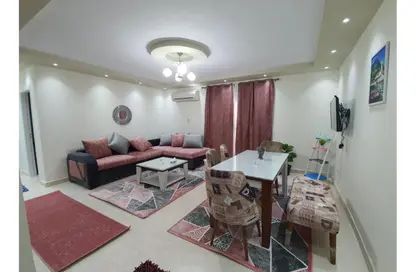 Apartment - 2 Bedrooms - 1 Bathroom for rent in Hadayek Al Mohandessin - 4th District - Sheikh Zayed City - Giza