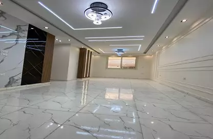 شقة - 3 غرف نوم - 1 حمام للبيع في البوابة الرابعة - مينا - حدائق الاهرام - الجيزة