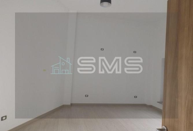 8402972 - Property Image 3