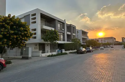 Apartment - 2 Bedrooms - 2 Bathrooms for sale in Tag Sultan - Ring Road - Cairo