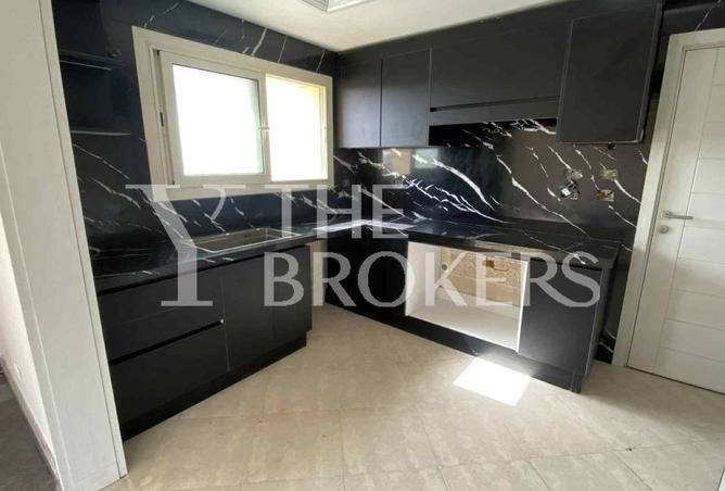 8049064 - Property Image 3