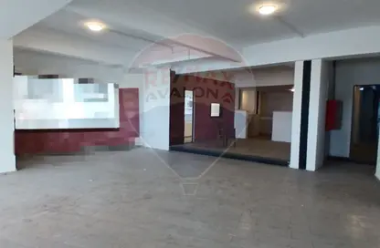 Shop - Studio - 3 Bathrooms for rent in Al Geish Road - Glim - Hay Sharq - Alexandria