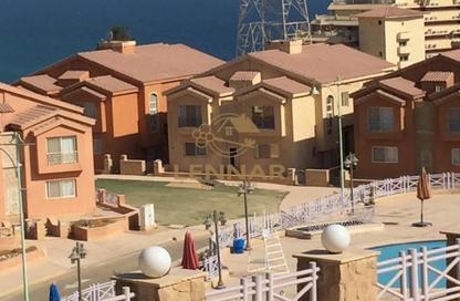 Villa - 5 Bedrooms - 4 Bathrooms for sale in Al Ain Al Sokhna - Suez