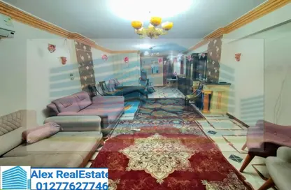 Apartment - 3 Bedrooms - 1 Bathroom for rent in Mohamed Basha Saeed St. - Janaklees - Hay Sharq - Alexandria