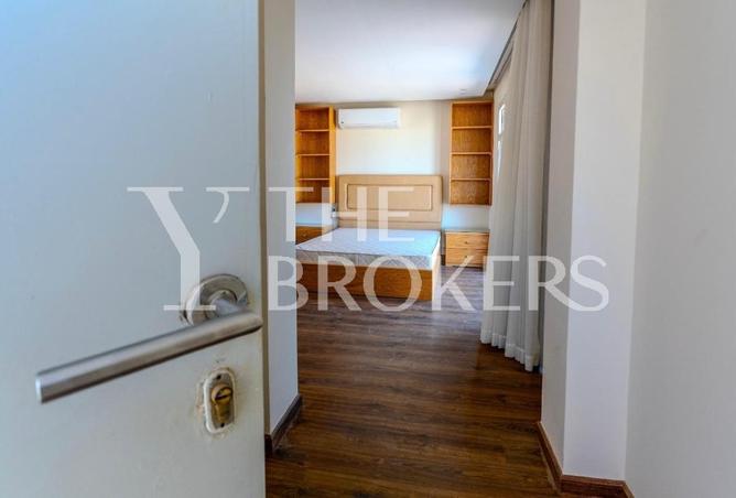 8302258 - Property Image 2