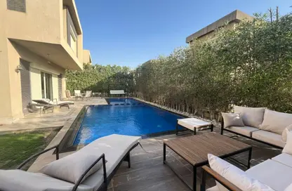 فيلا - 5 غرف نوم - 4 حمامات للايجار في نيو جيزة - طريق مصر اسكندرية الصحراوي - مدينة 6 أكتوبر - الجيزة