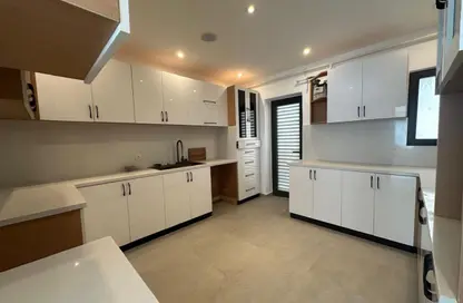 (بنتهاوس  (روف - 4 غرف نوم - 3 حمامات للايجار في لايك فيو ريزيدنس - كمبوندات التجمع الخامس - التجمع الخامس - مدينة القاهرة الجديدة - القاهرة