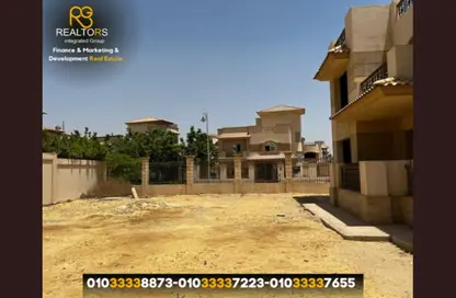 Villa - 4 Bedrooms - 4 Bathrooms for sale in Royal City - Sheikh Zayed Compounds - Sheikh Zayed City - Giza