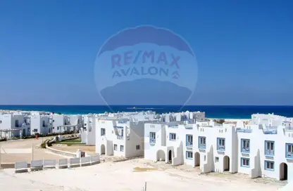 Chalet - 2 Bedrooms - 2 Bathrooms for sale in Mountain View - Ras Al Hekma - North Coast