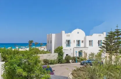 Apartment - 3 Bedrooms - 2 Bathrooms for sale in Mountain View - Ras Al Hekma - North Coast